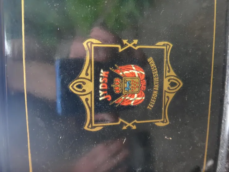 Wappen auf dem Telefon: JYDSK - TELEFON AKTIESELSKAB